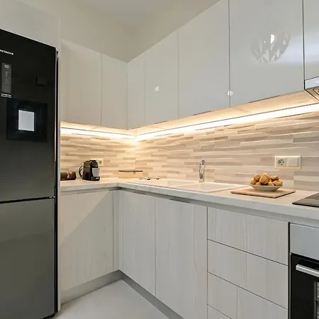 Hermes Luxury - Naxos Center *