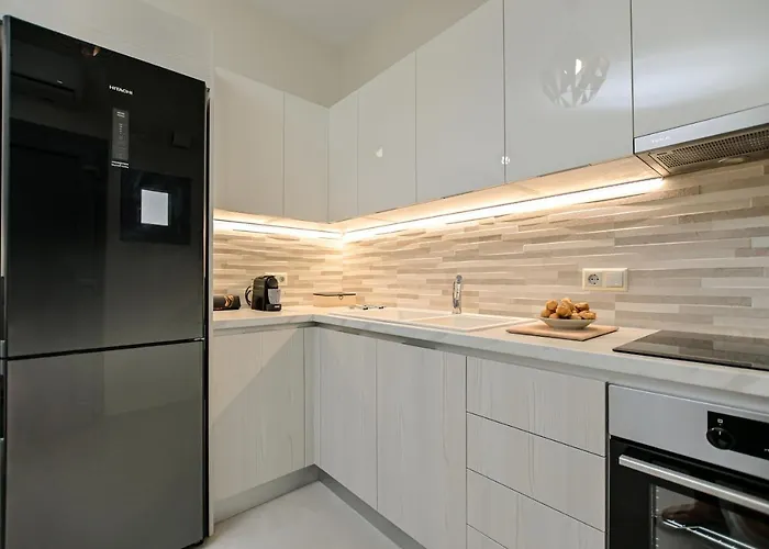 Hermes Luxury - Naxos Center *